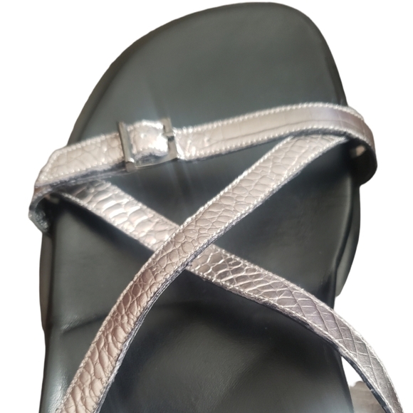 THIERRY Rabotin Wave Sandals - Picture 10 of 14